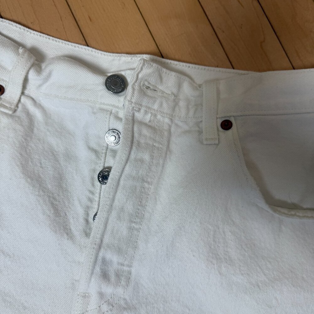 LEVI'S Premium Denim Jean Shorts Distressed White Size 31 - Picture 4 of 12